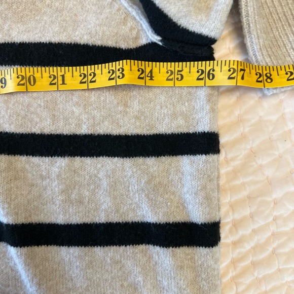 Aerie V-Neck Sweater in Cream and Black Stripes Size Small - Picture 6 of 7